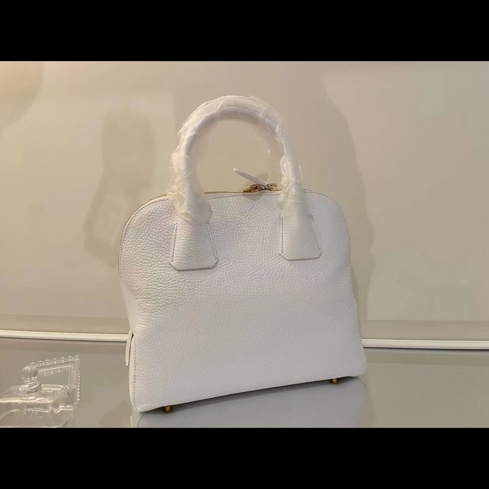 Buberry greenwood bowling handbag